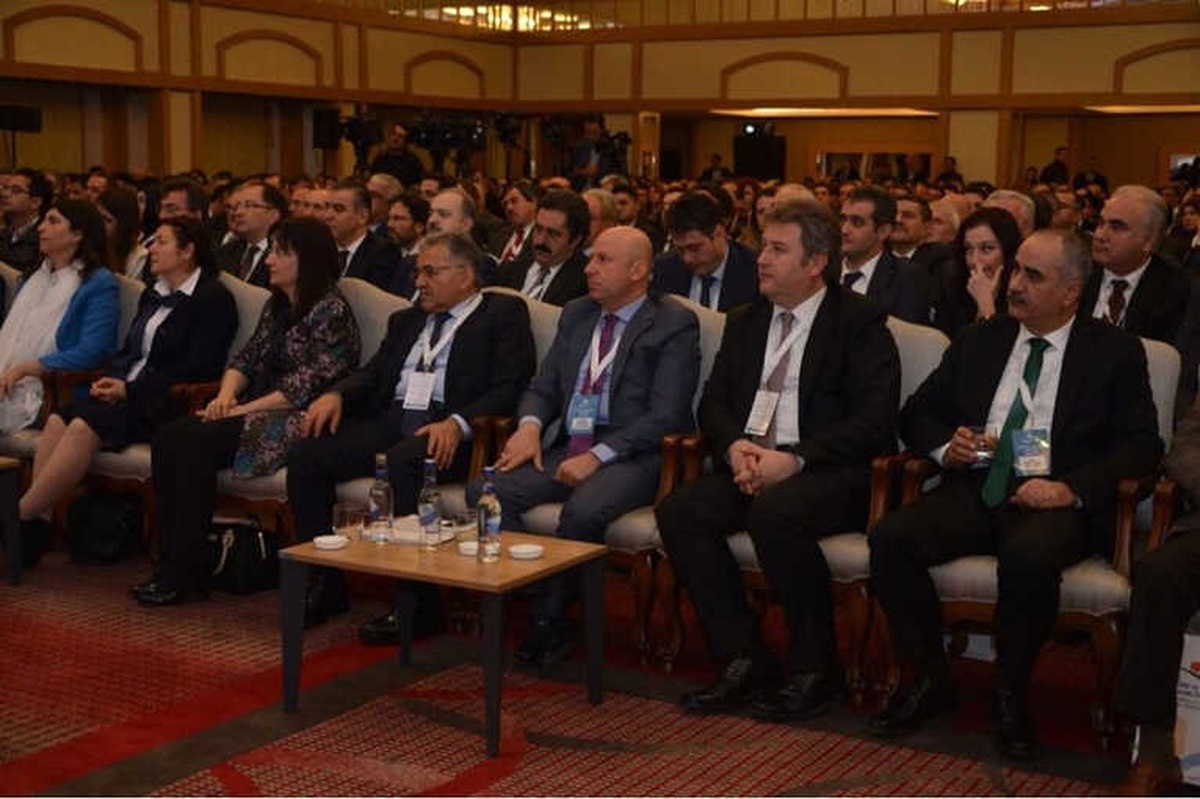 Başkan Büyükkılıç, \'Kentsel Tasarım Seminerine\' Katıldı