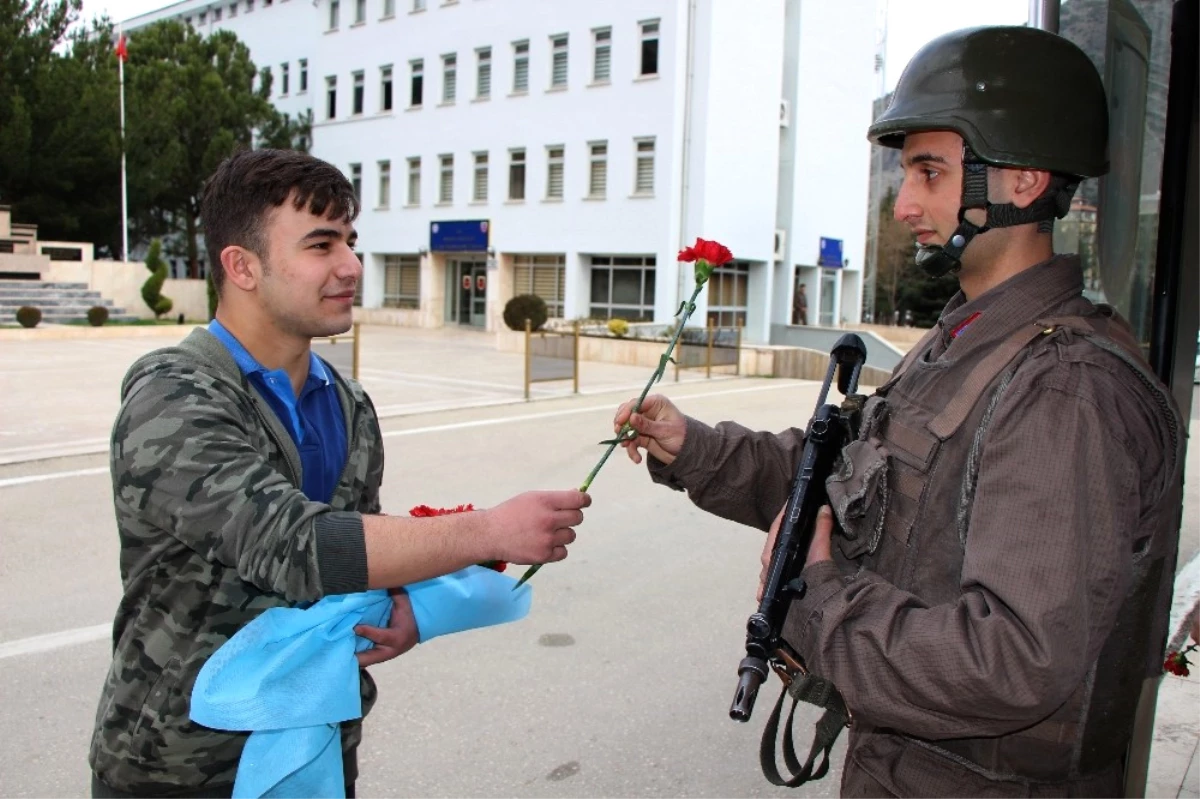 Bu Milletin Sevdalısı Mehmetçik"