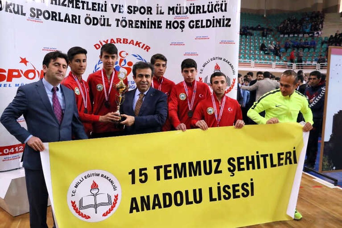 Diyarbakır\'da Dereceye Giren Bin 172 Sporcuya Ödülleri Verildi