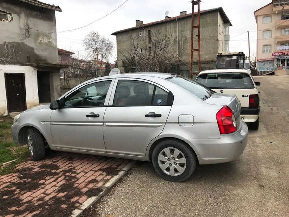 Duyarsız Sürücünün Kaldırıma Park Etmesine Tepki