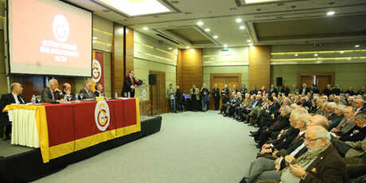 Galatasaray\'da Divan Kurulu Toplantısı Yarın