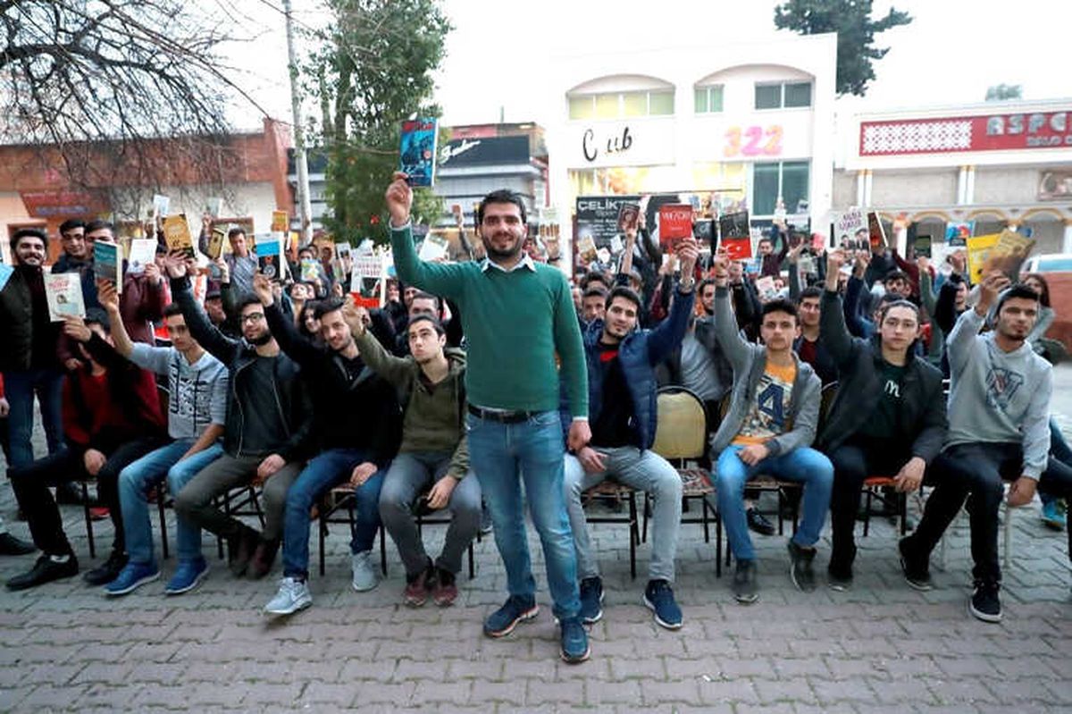 Gençler İstedi, Başkan Karalar Kitapları Gönderdi