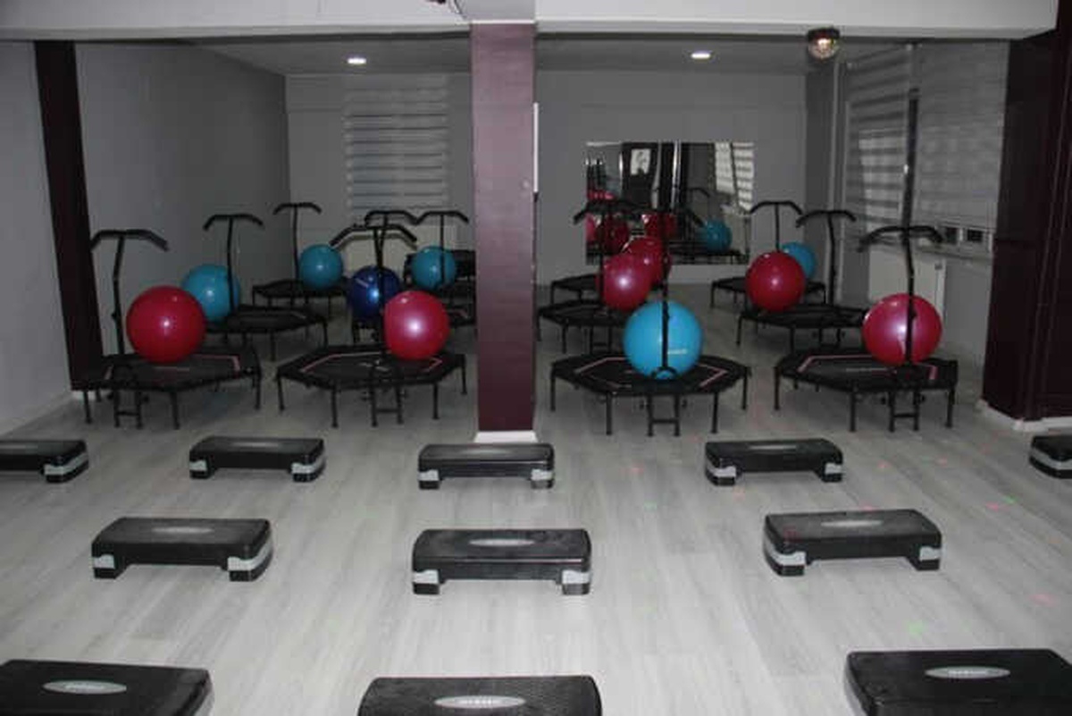 Hakkari\'de Kadınlara Özel İlk Spor Salonu Açıldı