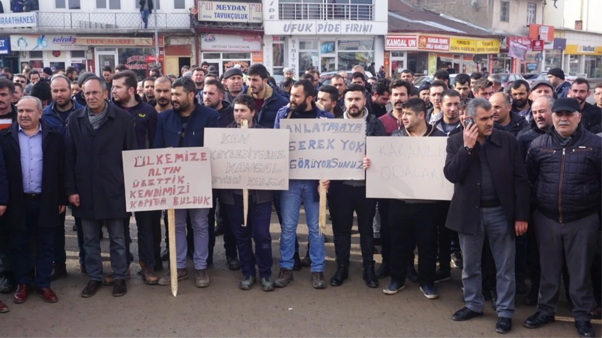 Kangal\'da İşçilerden "Ücretsiz İzin" Protestosu