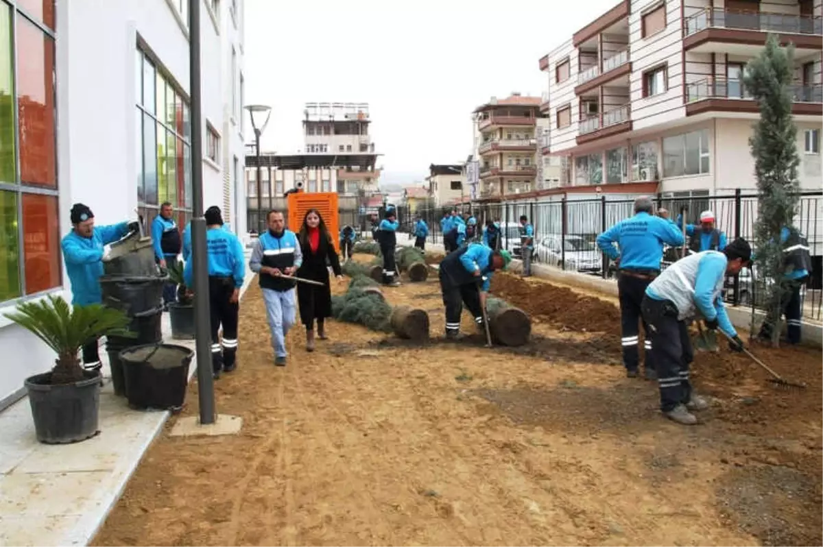 Sarıgöl Gençlik Merkezine Çevre Düzenlemesi