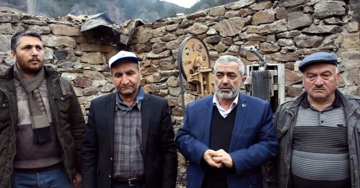 Tosya Marangozlar Odasından İşyeri Yanan Esnafa İş Makinası Yardımı