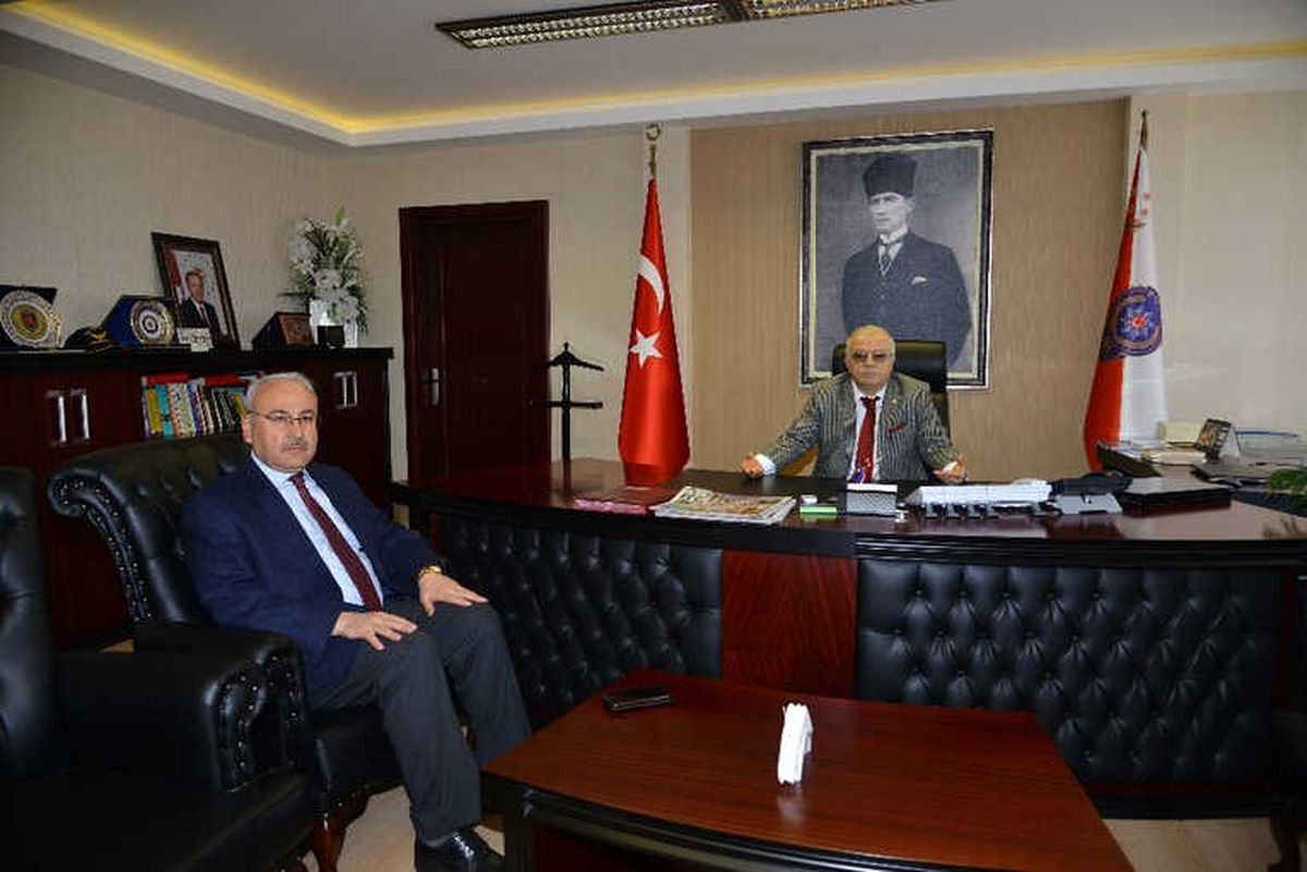 Vali Necati Şentürk, İl Emniyet Müdürlüğü\'nü Ziyaret Etti