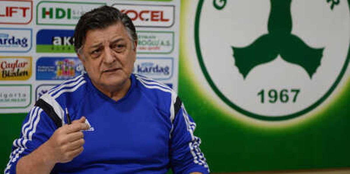 Yılmaz Vural: \'Kaleci Değişikliği Oyuncu Değişikliğinden Sayılmasın...\'