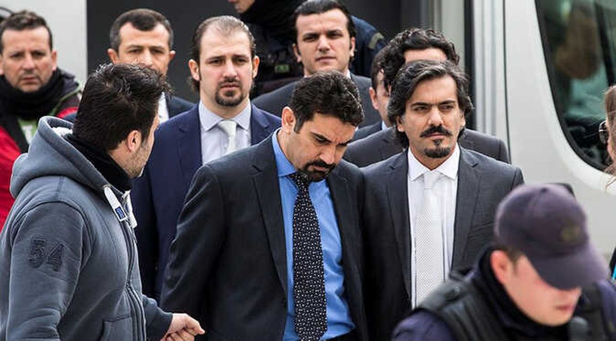 Yunanistan\'dan Skandal Karar! Darbeci Askerlere Tutuklama Kararı Kaldırıldı