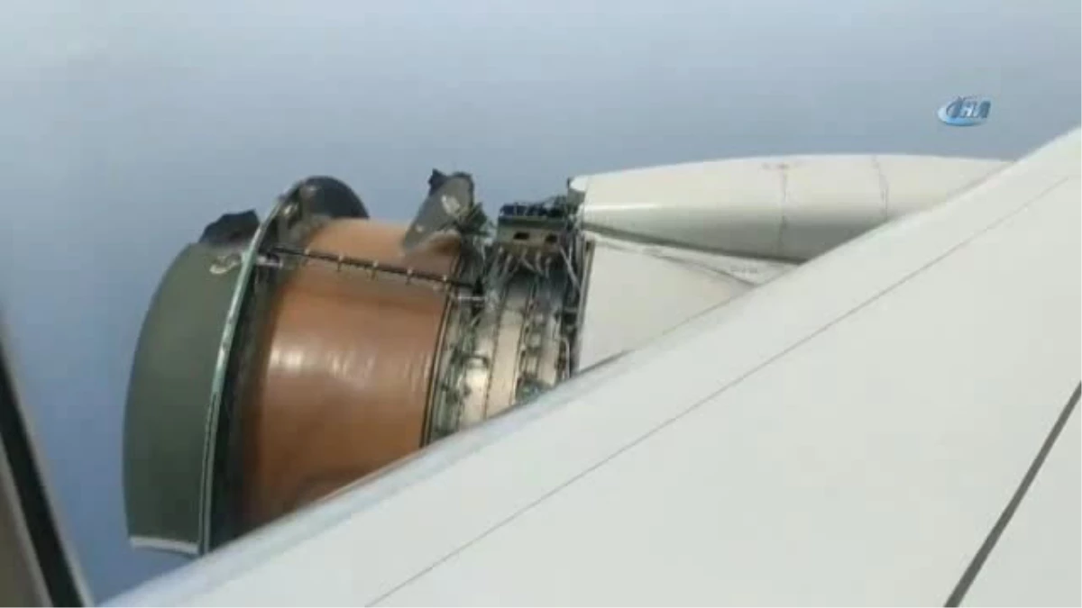 Uçağın Motor Kapağı Havada Koptu, Yolcular Büyük Panik Yaşadı