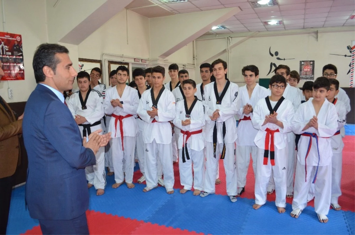 Adışaman\'da Taekwondo İl Birinciliği Müsabakaları Sona Erdi