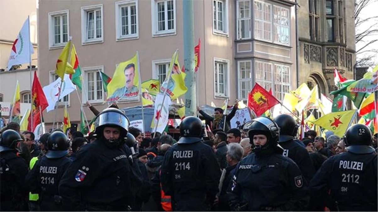 Almanya\'da PKK Yandaşı NAV-DEM\'in Eylemleri Yasaklandı