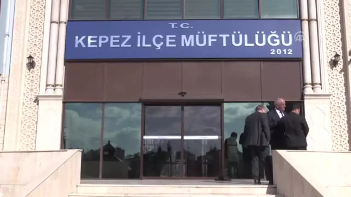 Antalya\'da İlk Müftü Nikahı "Sevgililer Günü"Nde Kıyıldı