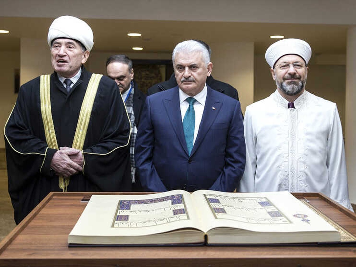 Başbakan Yıldırım, Minsk Camii\'ni Ziyaret Etti