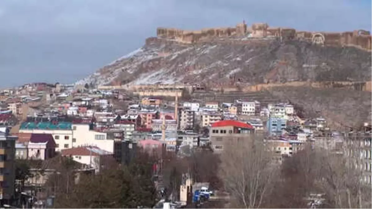 Bayburt Kalesi\'ndeki Restorasyona Ara Verildi