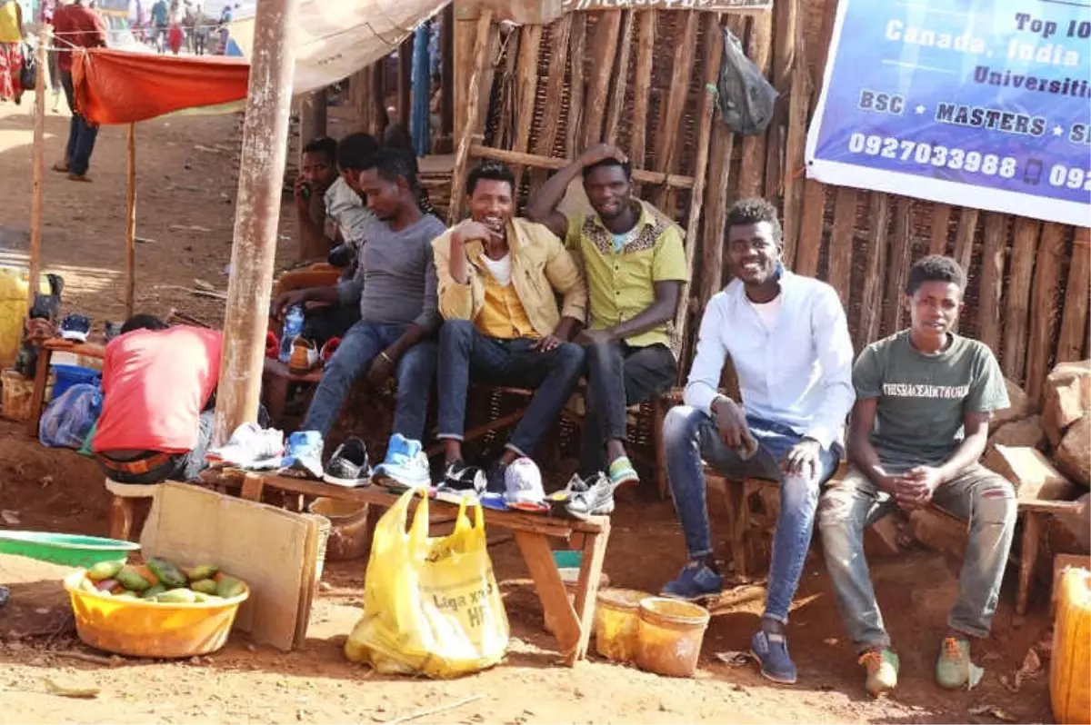 Bu Ülkede Uyuşturucu Serbest, Sigara Kullanmak Ayıp