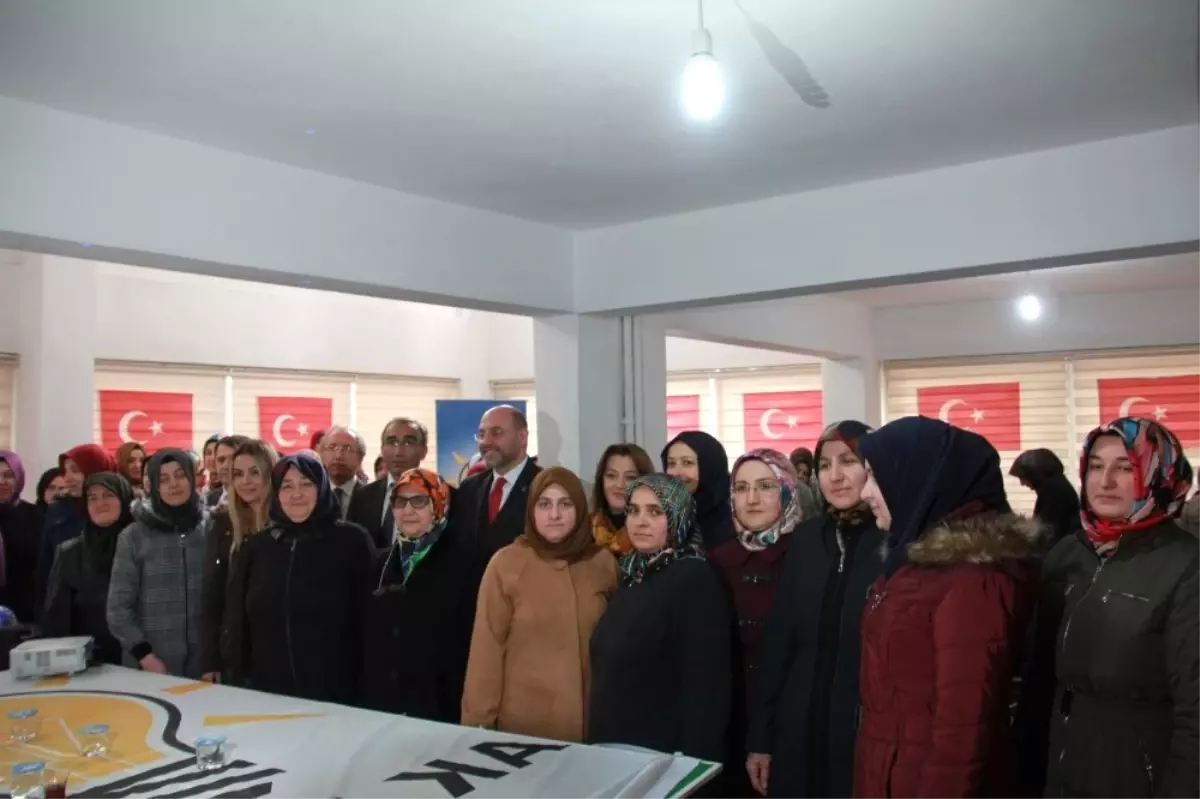 Domaniç AK Parti İlçe Kadın Kolları Başkanlığı\'na Ergül Yiğit Seçildi