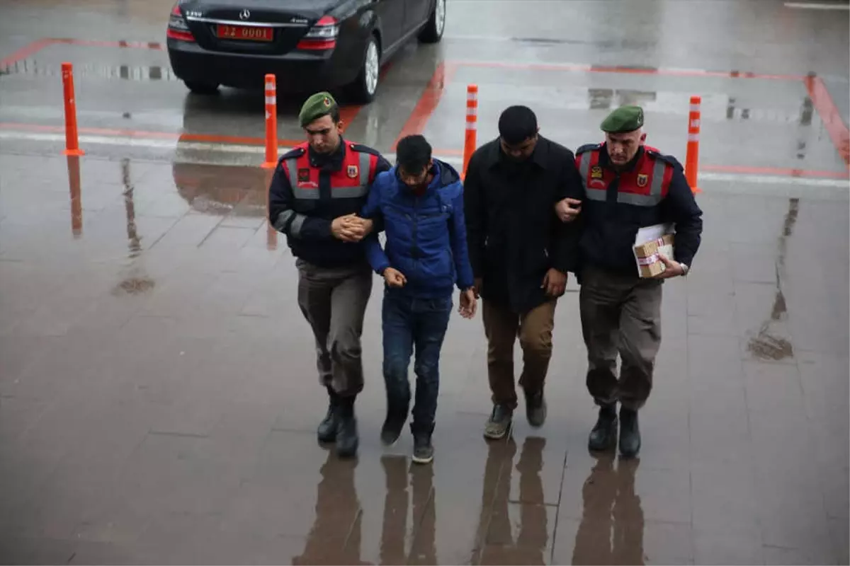 Güncelleme - Meriç Nehri\'nde Kaçakları Taşıyan Botun Batması