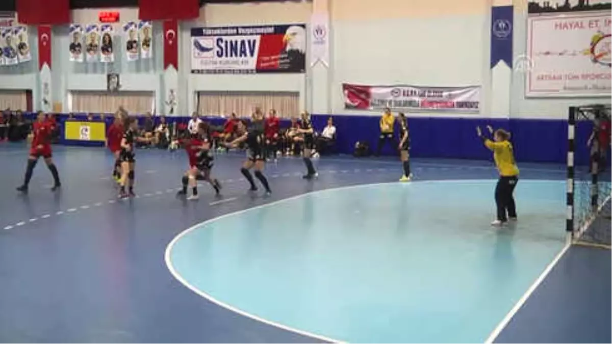 Hentbol: Kadınlar Türkiye Kupası - D Grubu\'nda İkinci Gün Maçları