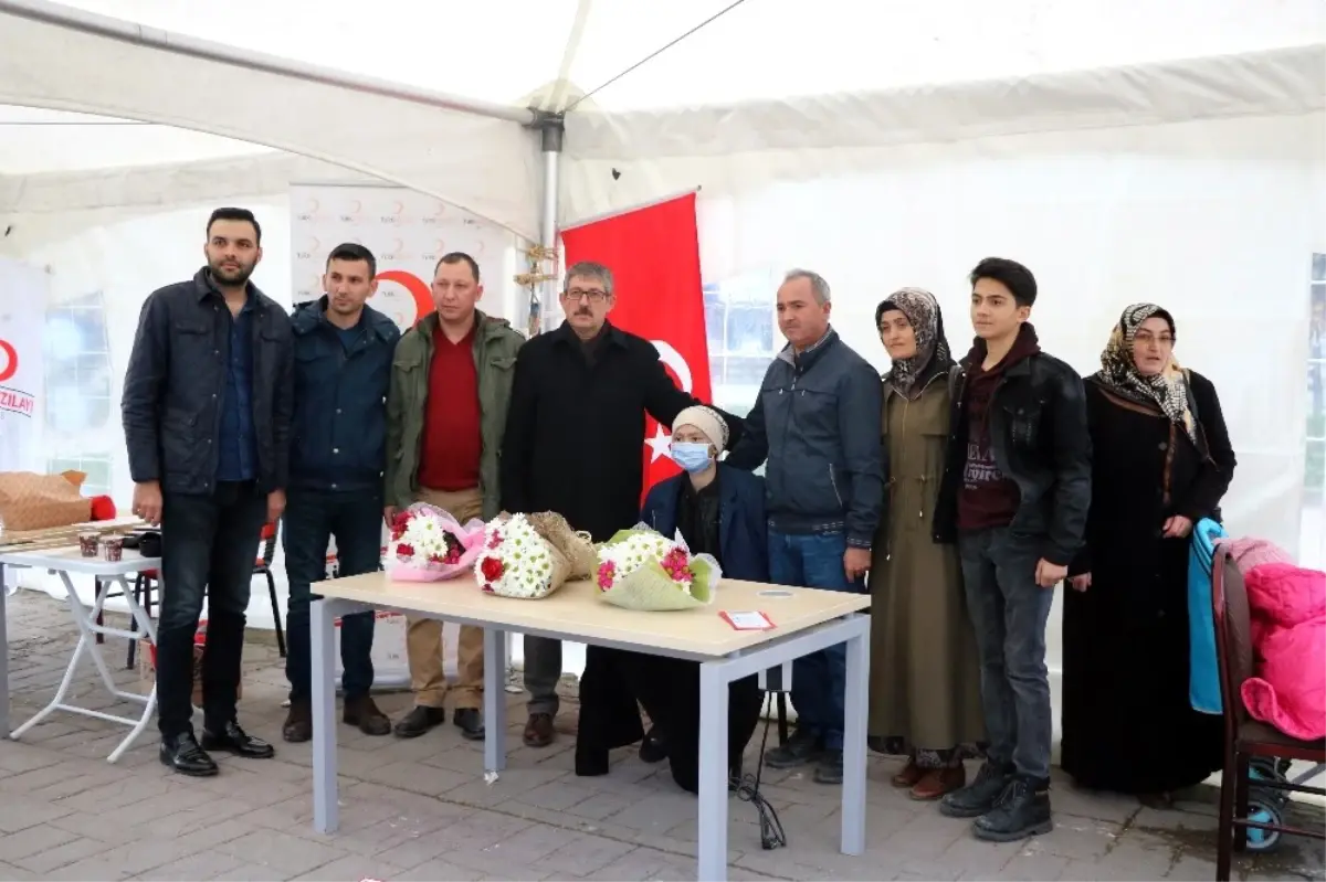 Lösemi Hastası Olan Utku\'ya Umut Olmak İçin Sıraya Girdiler