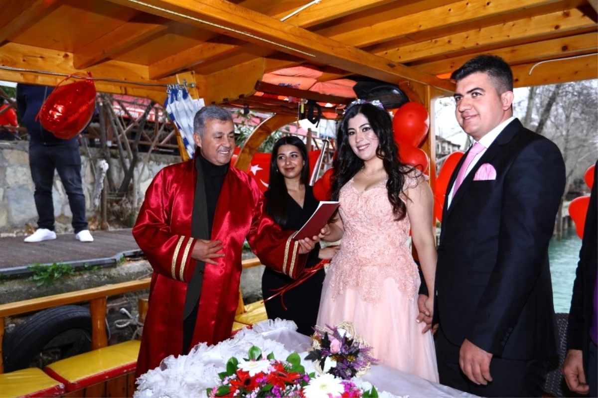Manavgat Belediyesi\'nden 14 Şubat Sevgililer Günü Kutlaması