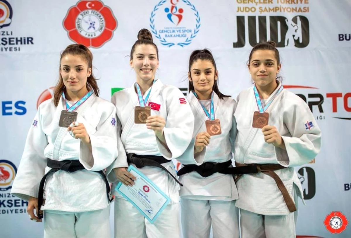 Manisa Büyükşehir\'in Judocularından Denizli\'de Derece