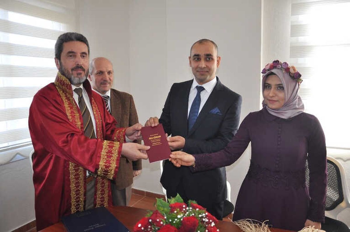 Resmi Nikahlarını Müftü Kıydı
