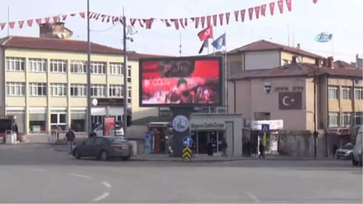 Sevgililer Günü Dolayısıyla Kent Meydanındaki Dev Ekran Mehmetçiğimize Tahsis Edildi