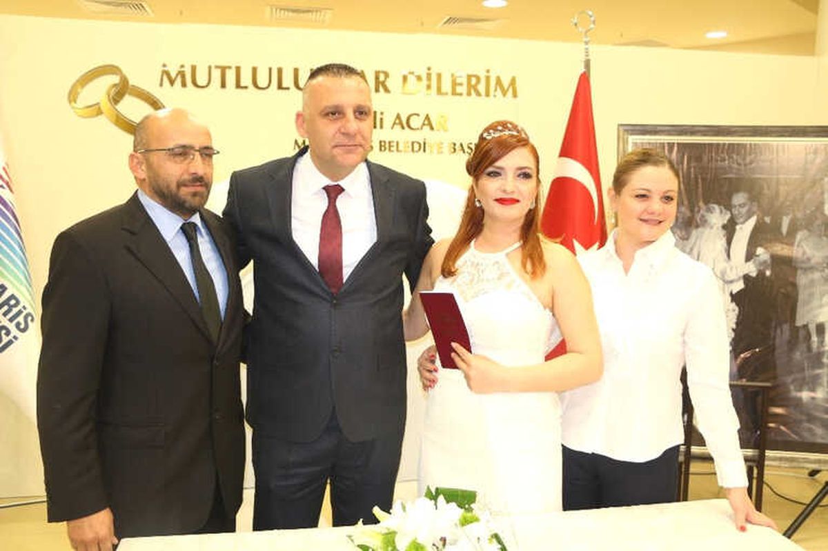 Sevgililer Günü\'nde Mutluluğa Evet Dediler