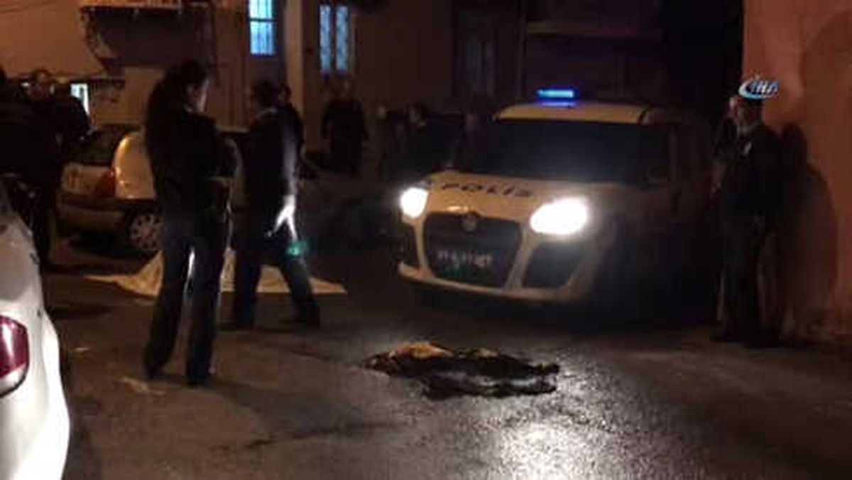 Sokak Ortasında Yanmış Kadın Cesedi Bulundu