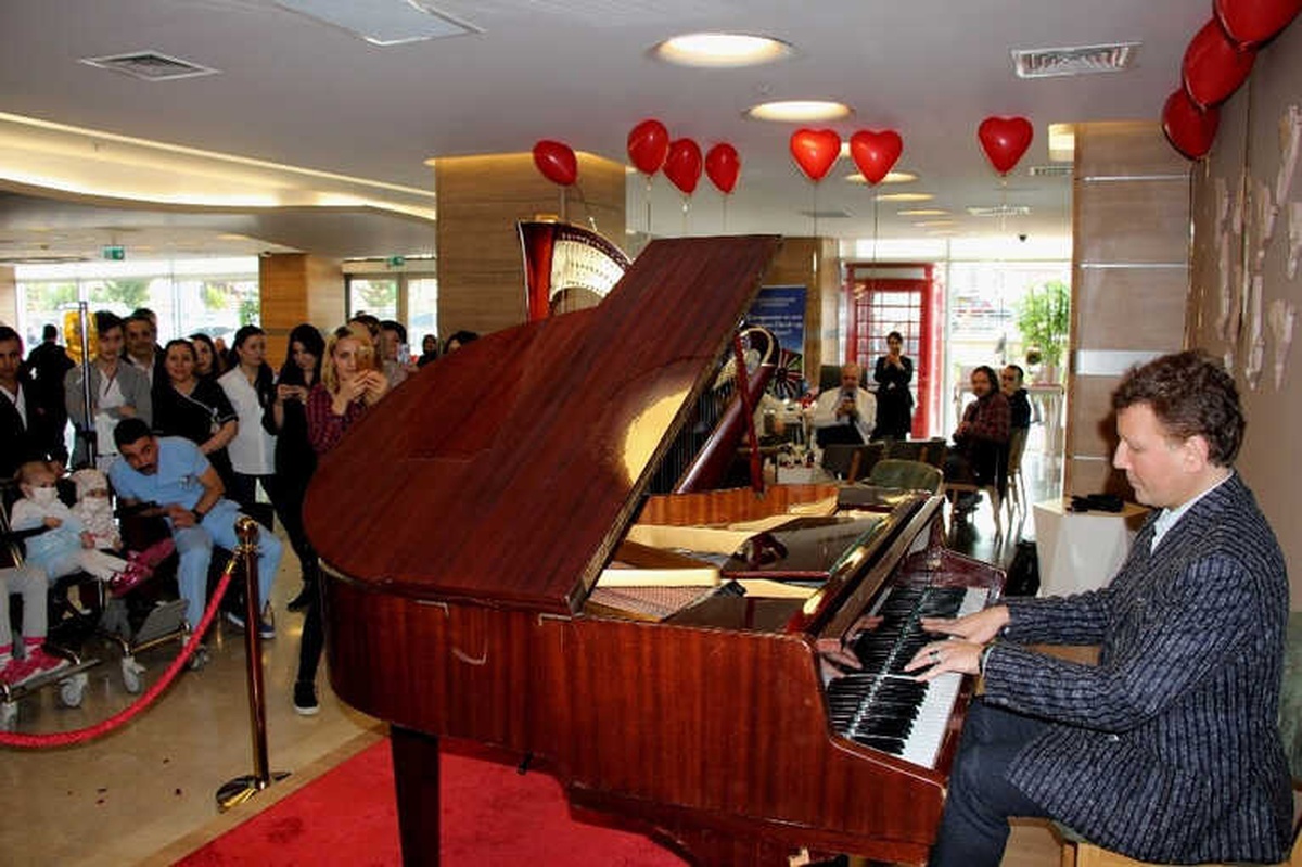 Türkiye Hayranı Ünlü Fransız Piyanist Samsun\'da