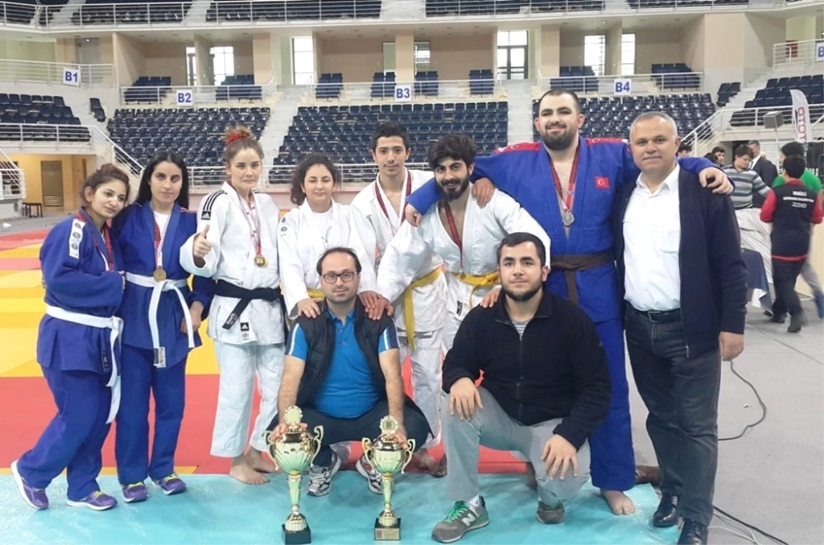 Türkiye Judo Şampiyonası\'nda Zafer Nilüfer\'in