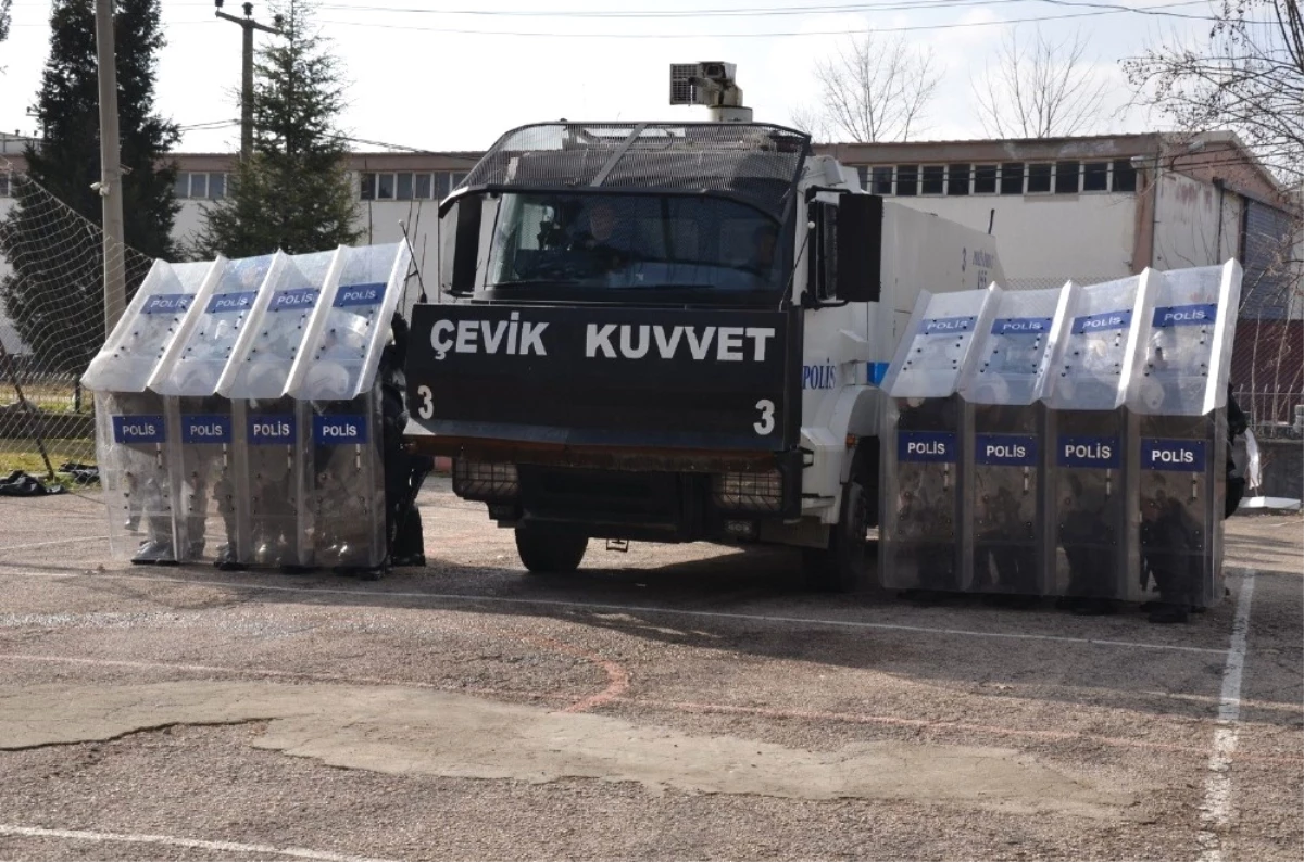 Uşak\'ta Çevik Kuvvet Göreve Hazır