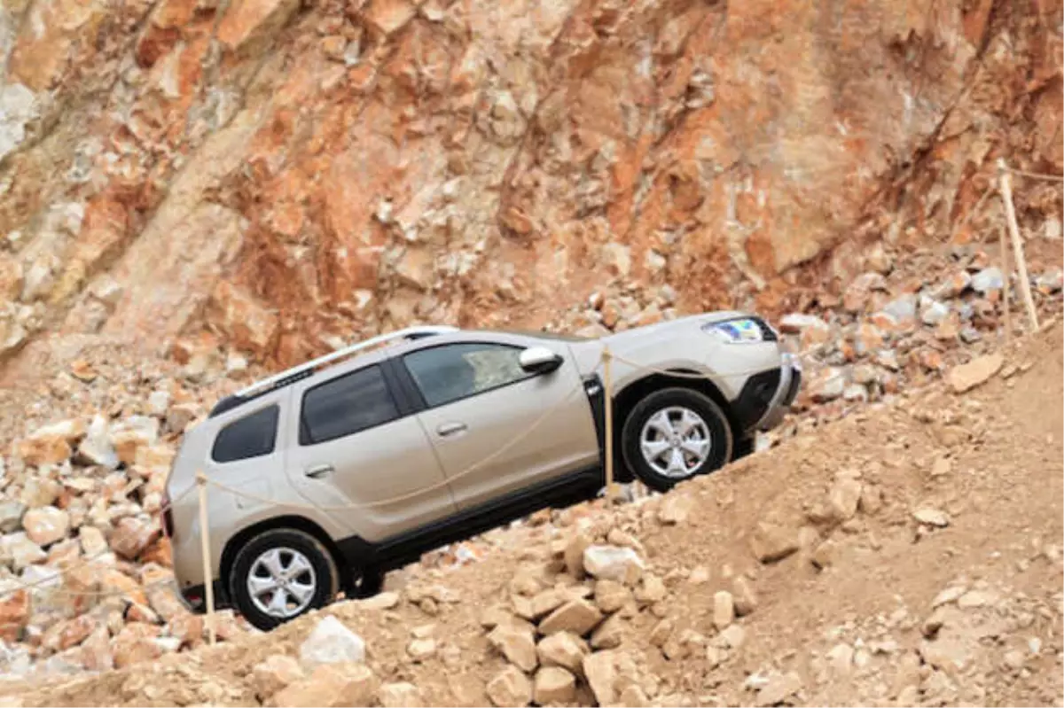 Yeni Dacia Duster Satış Fiyatı ve Motor Seçenekleri, Bir Tıkla Satın Alabilirsiniz!