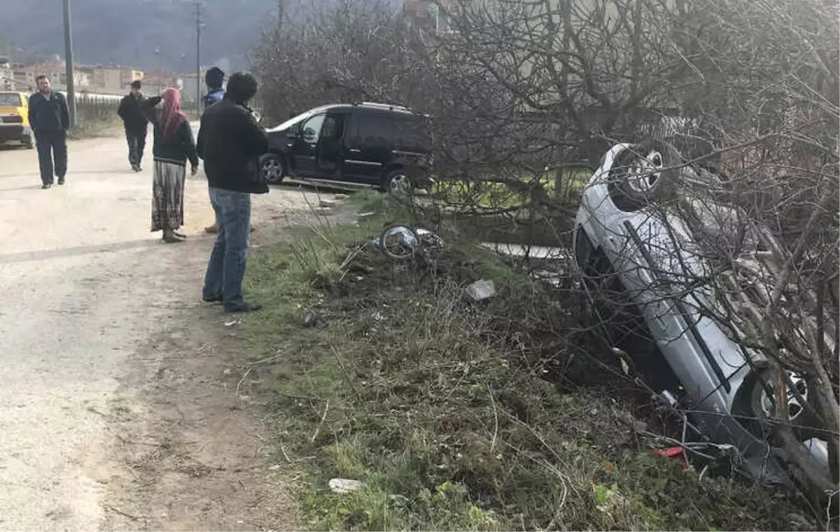 17 Yaşındaki Sürücü Yayalara Çarptı: 1 Ölü, 3 Yaralı