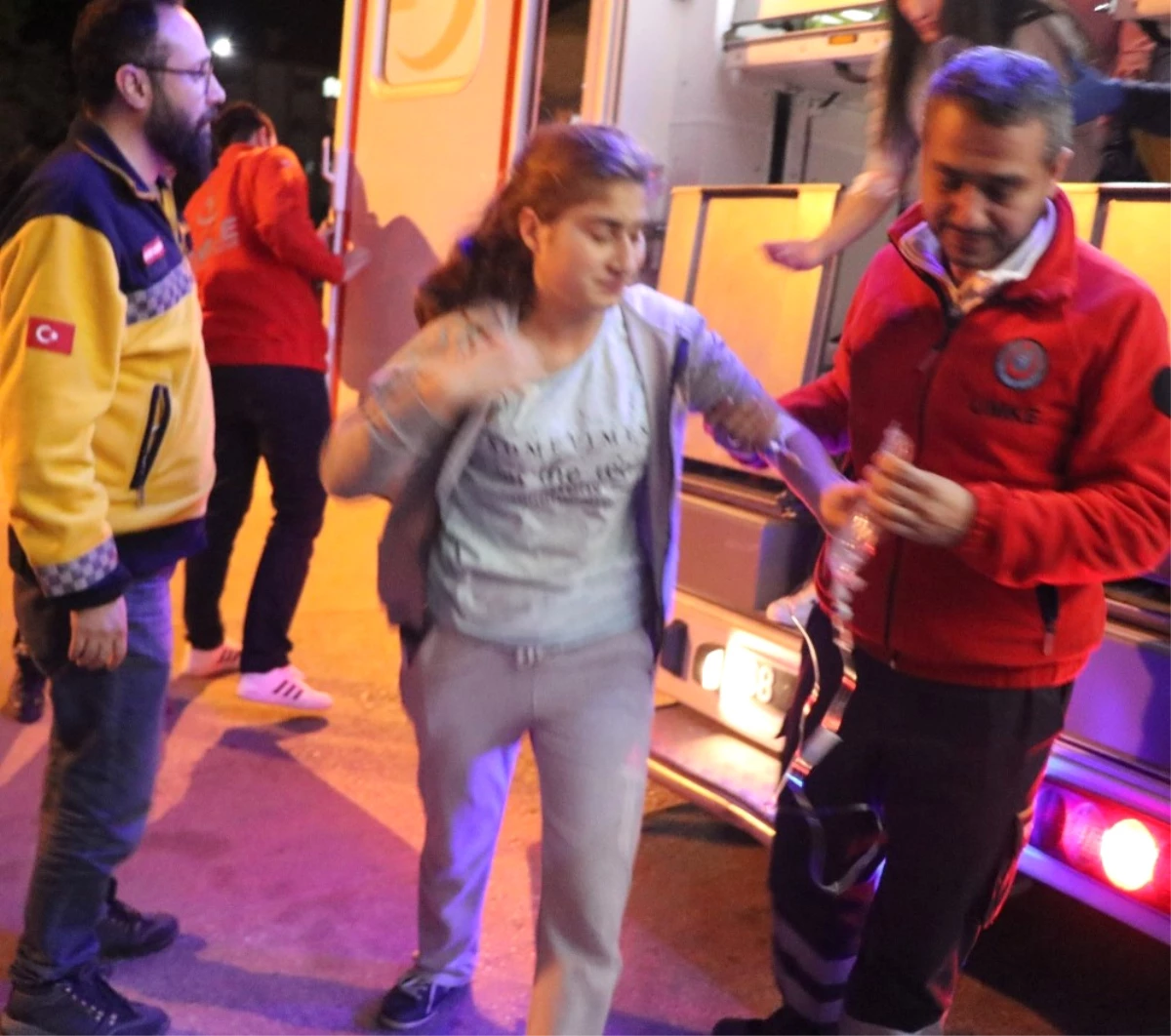 Aksaray\'da 14 Öğrenci Gıda Zehirlenmesi Şüphesiyle Hastaneye Kaldırıldı