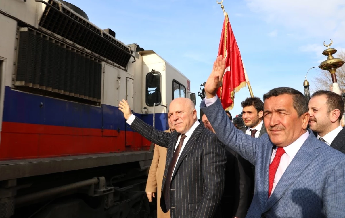 Başkan Sekmen Doğu Ekspresi\'nin Yolcularına Erzurum\'u Tanıttı