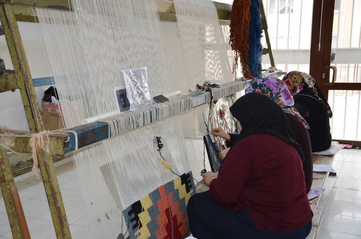 Büyükşehir\'den Halı Dokuma Kursu