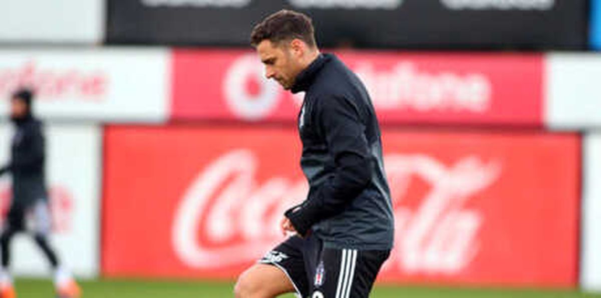 Dusko Tosic İlk 11\'e Doğru