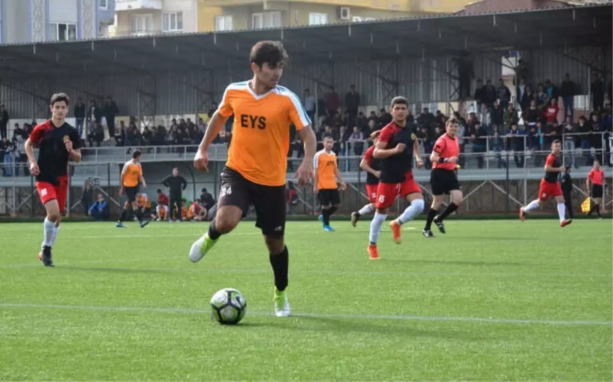 Gençler Futbolda Şampiyon İncirliova Spor Lisesi