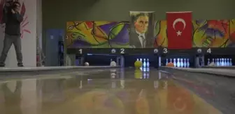 Görme Engelliler Bowling Turnuvasında Yarıştı