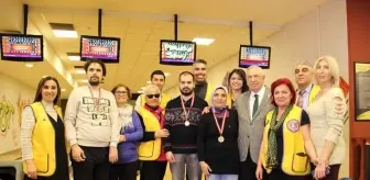 Görme Engellilerin Kıyasıya Bowling Mücadelesi