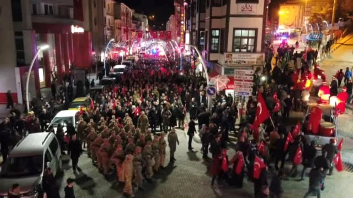 Gümüşhane Caddeleri \'Şehitler Ölmez Vatan Bölünmez\' Sloganlarıyla İnledi