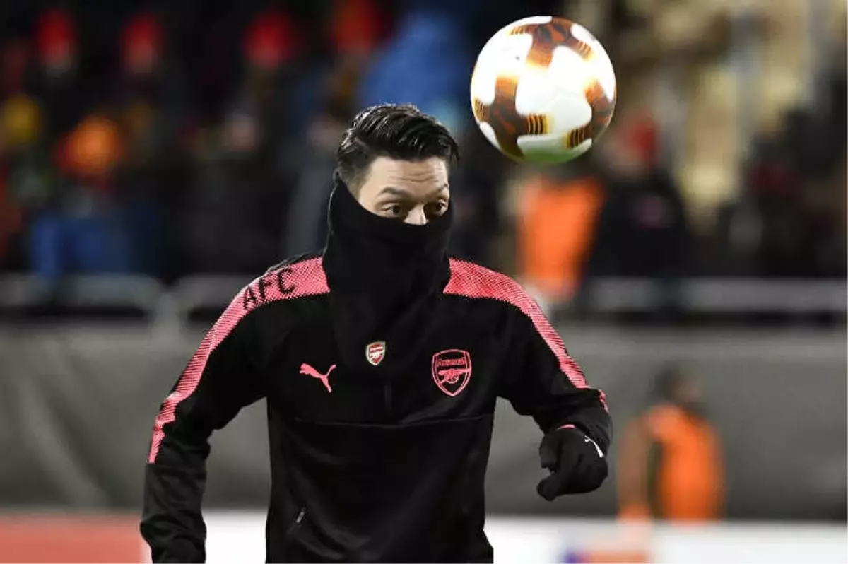 Mesut Özil\'li Arsenal, Östersunds\'u Farklı Mağlup Etti