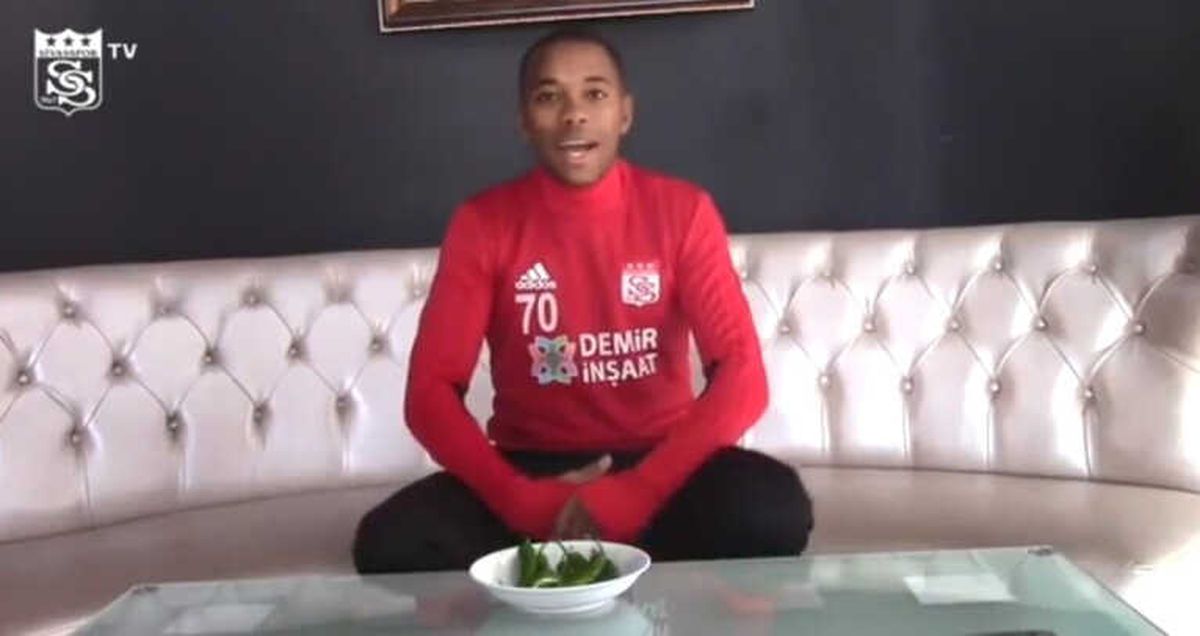 Robinho, Als Hastalığına Dikkat Çekmek İçin Acı Biber Yedi