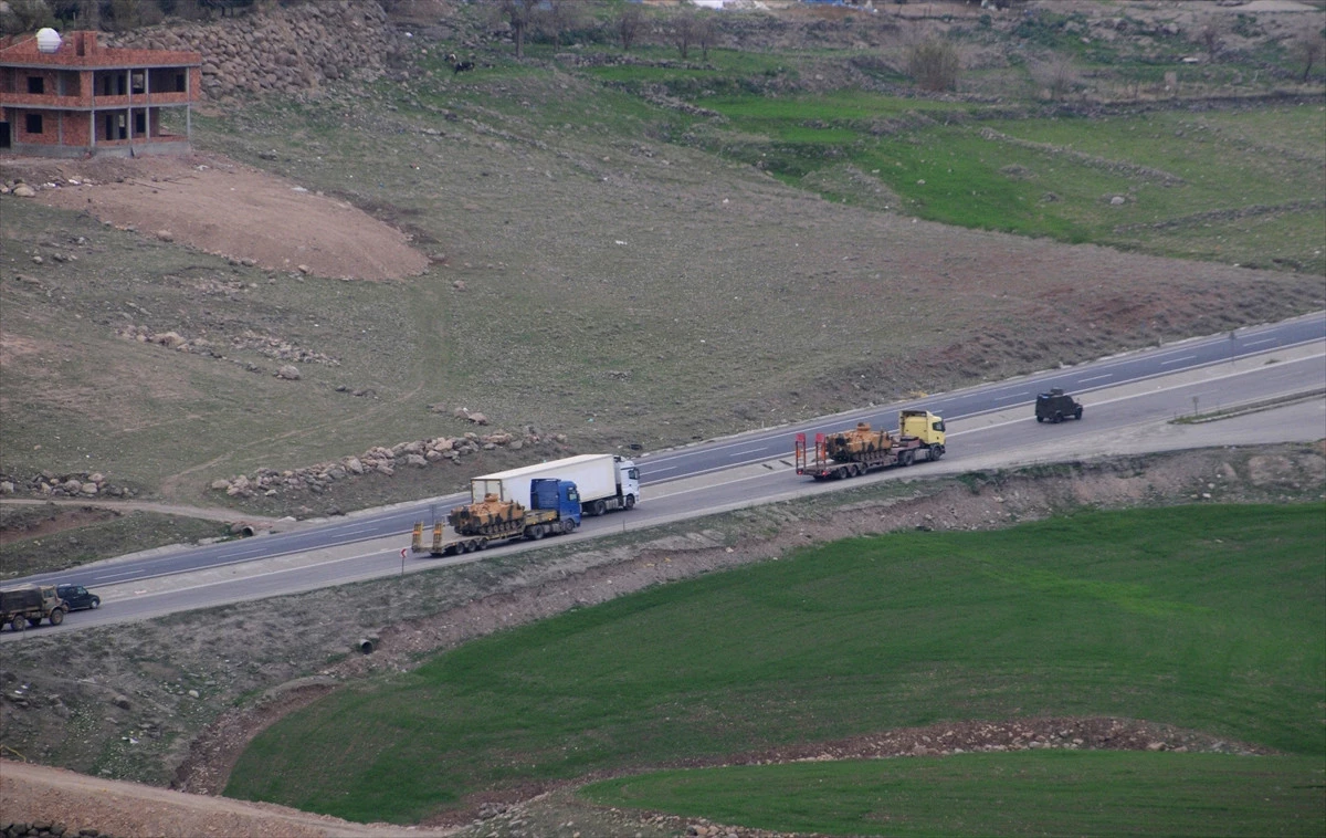 Şırnak\'tan Sınıra Askeri Sevkiyat