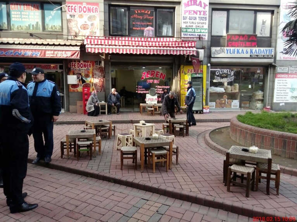 Zabıta Ekiplerinden Kaldırım İşgali Yapan Esnaflara Ceza