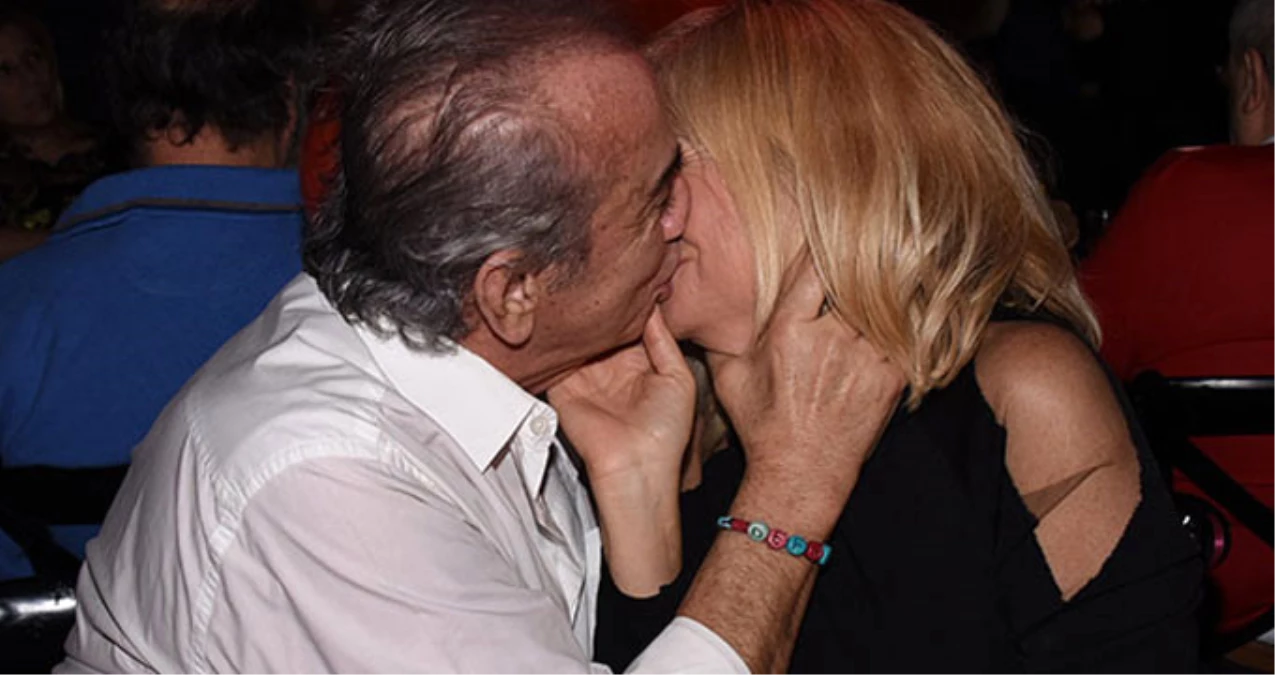 21 Yıl Doldu Aşk Bitmedi! Erhan Yazıcıoğlu Karısını Öpücüklere Boğdu