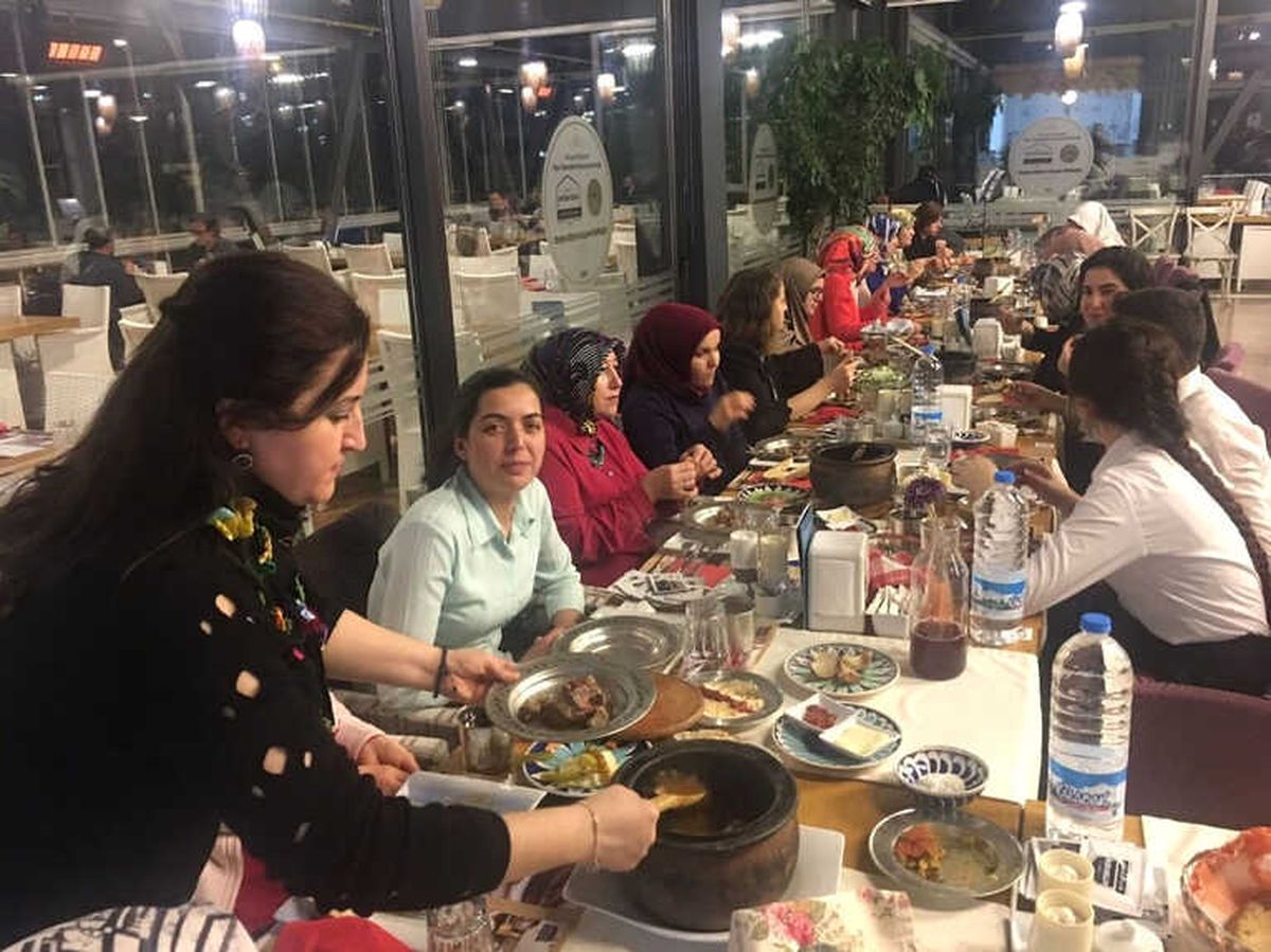 Ayten Usta Çalışanları Moral Yemeğinde Buluştu