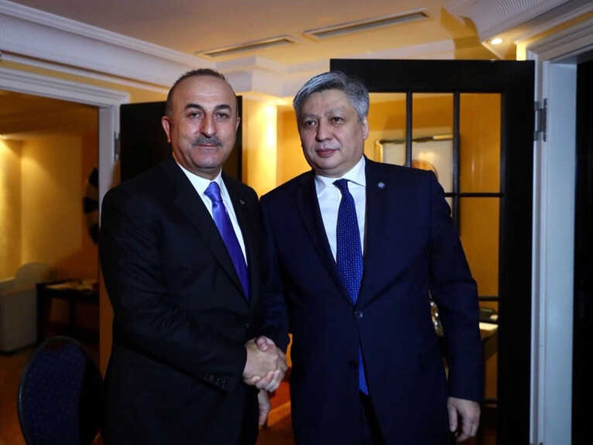 Bakan Çavuşoğlu, Kırgız Mevkidaşı Abdıldayev ile Bir Araya Geldi